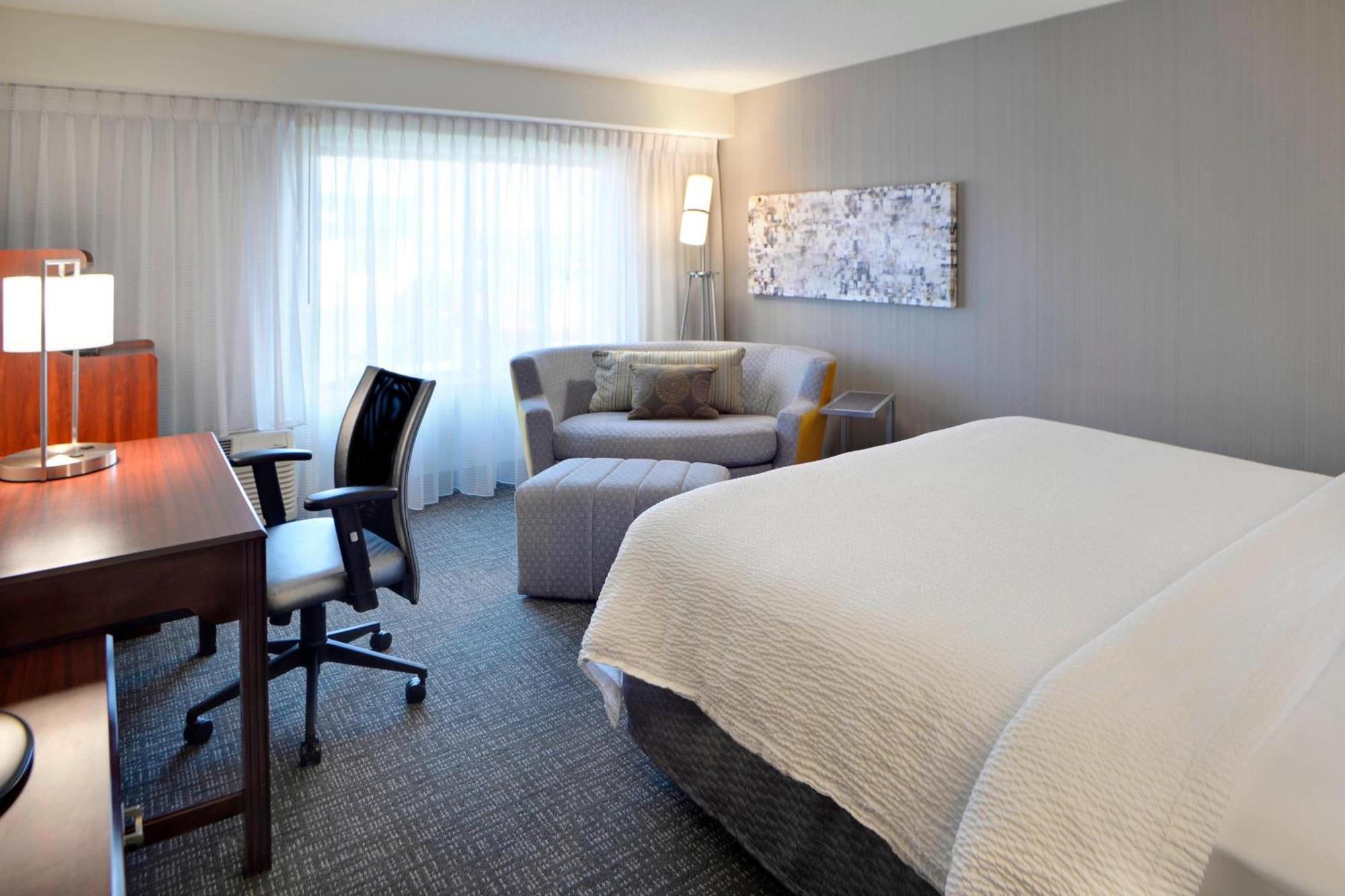 Courtyard By Marriott Kokomo Esterno foto