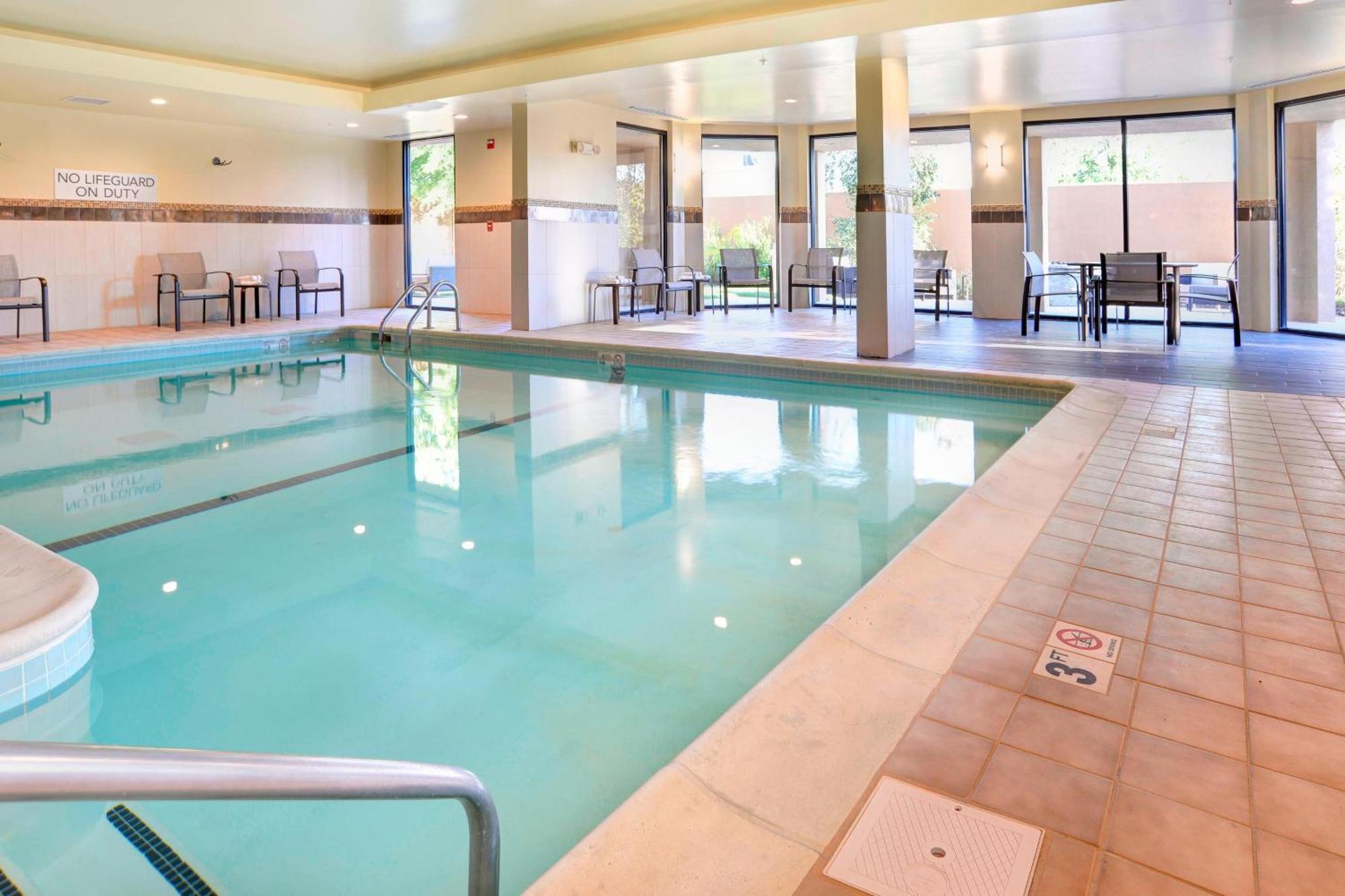 Courtyard By Marriott Kokomo Esterno foto