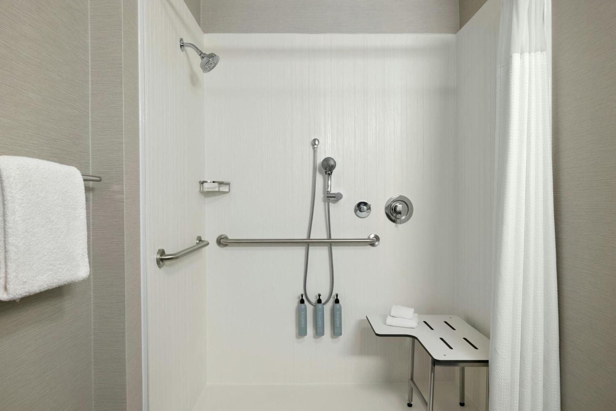 Courtyard By Marriott Kokomo Esterno foto