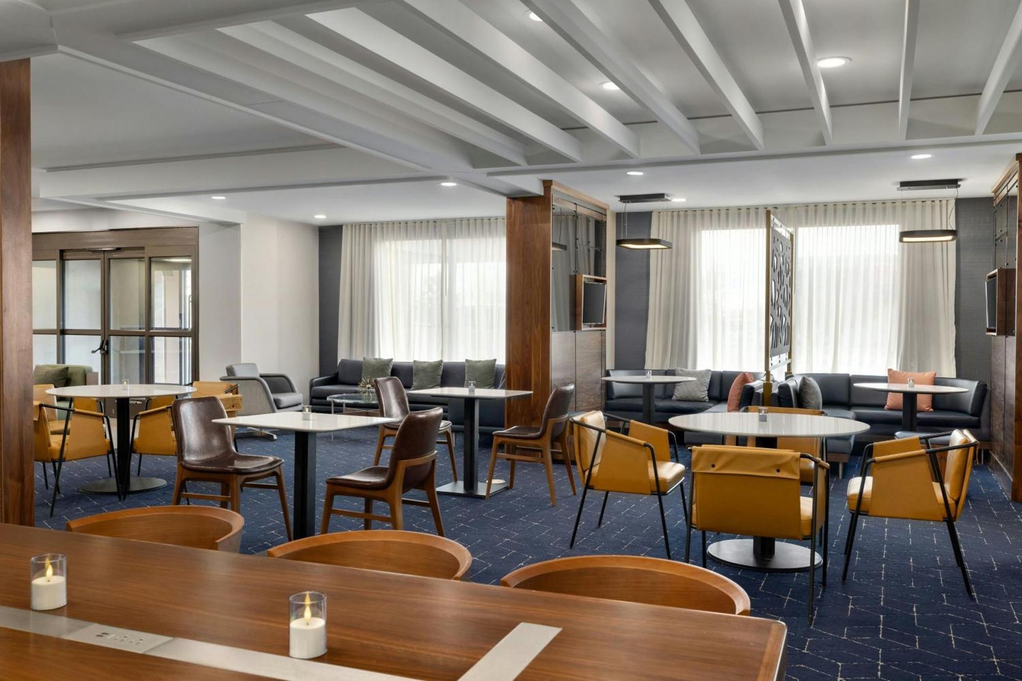 Courtyard By Marriott Kokomo Esterno foto